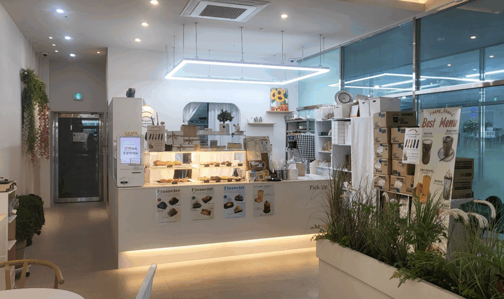 원주 휘낭소리 카페 내부